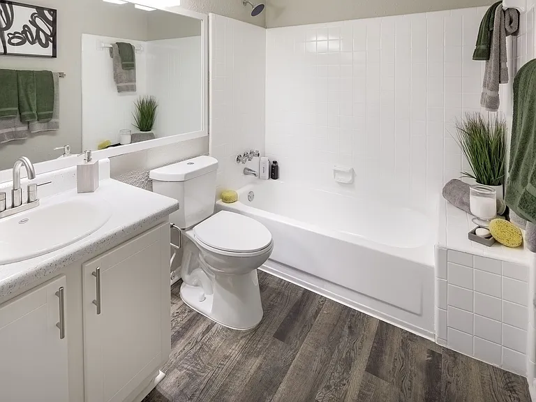 875 Franklin Gtwy SE — Photo 11