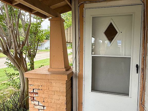 2nd image of 1314 Kemp Blvd