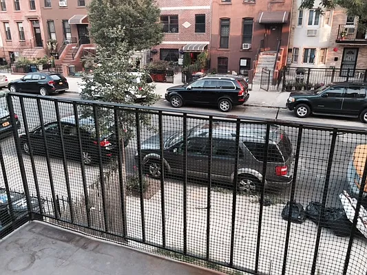 Rented by Premier Metro Realty Corp | media 16