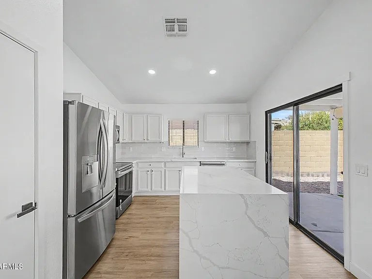 16813 N 113th Ave — Photo 10