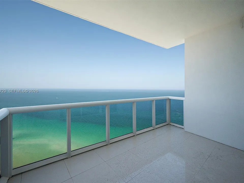 18201 Collins Ave #4808