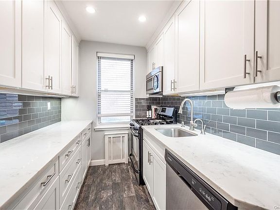 4th image of 245 Parkview Ave APT 1F