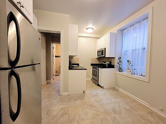 4th image of 265 W 81st St #1X