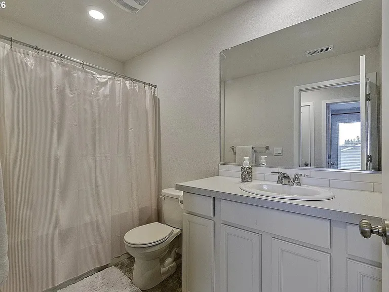 898 N 18th Ave — Photo 21