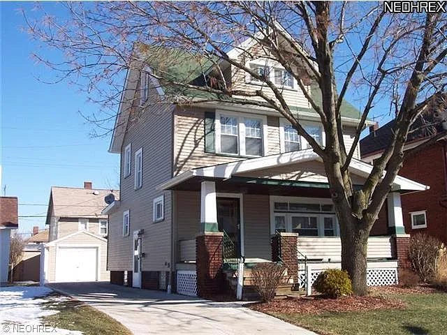 1612 Amberly Ave photo 1