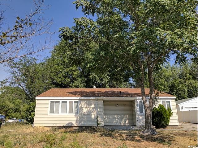 1st image of 1025 S Mead Cir