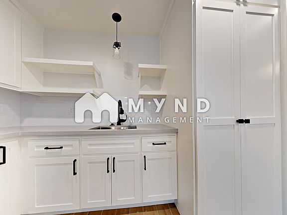 4th image of 2554 27th St APT D