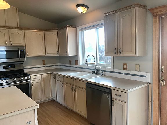 5th image of 605 Lincoln St