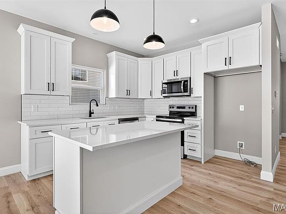 2nd image of 31488 Hillside Dr