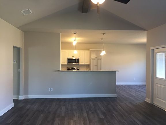 3rd image of 728 Northern Red Oak Ln