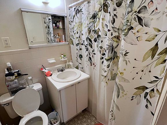 5th image of 411 W 24th St #2C
