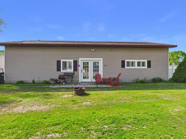 704 Getty St S, Sauk Centre, MN 56378