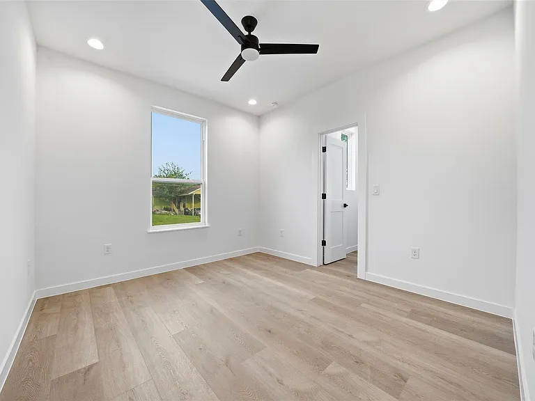 2212 Yellow Jacket Ln #1 — Photo 21