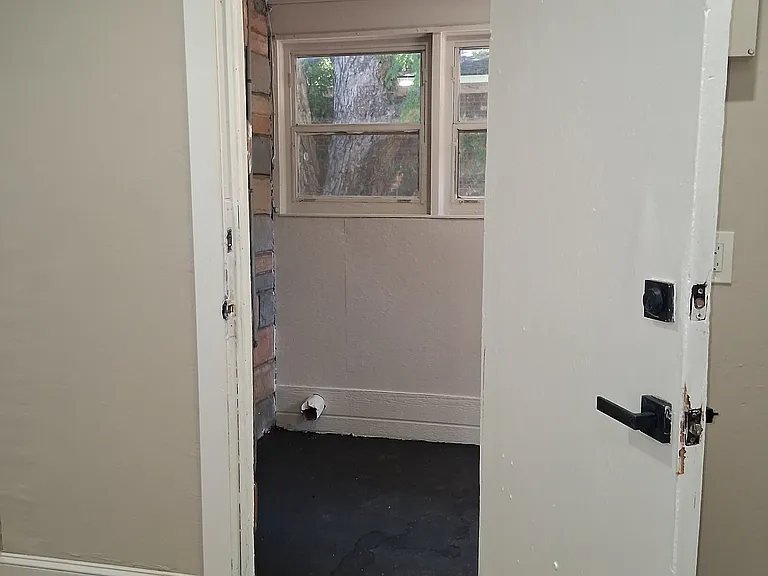 1628 Murchison Rd — Photo 13