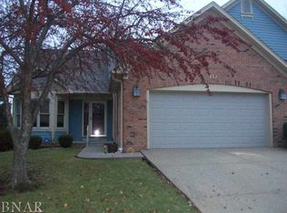 10 Aspen Ct, Bloomington, IL