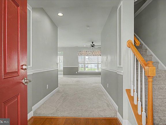 5th image of 12 Springmill Dr