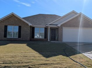 3166 Landing Ln, Deatsville, AL 36022