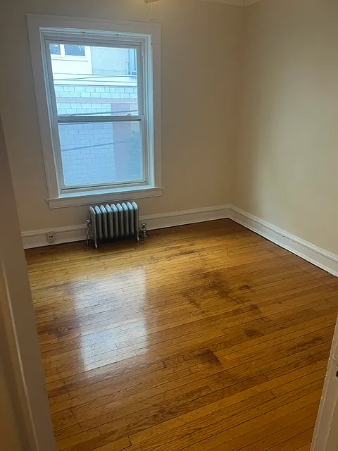 Rarely Available 2 Bed with Great Location Near El & Metra! Parking Available! — Photo 2