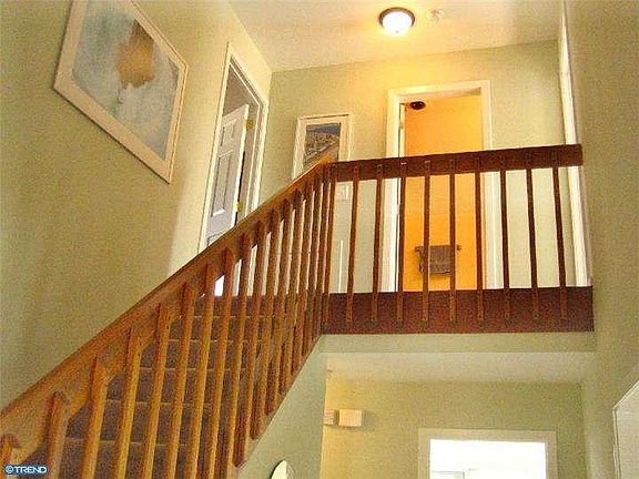 4th image of 15 Donegal Ct