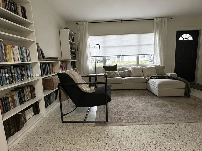 5450 SW 55th Ave — Photo 7