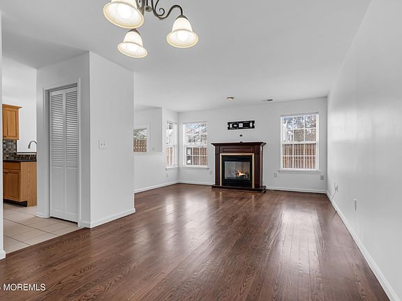 5th image of 8 Nutmeg Court