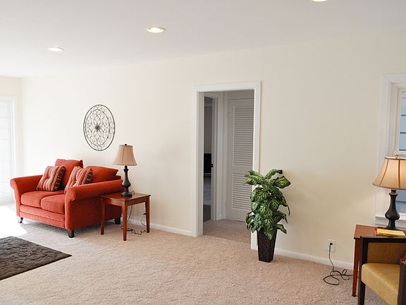 3rd image of 13208 Briarcliff Dr
