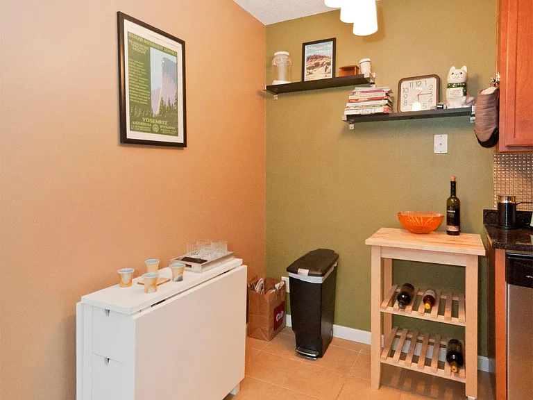 2212 Aldrich Ave S #305 — Photo 9