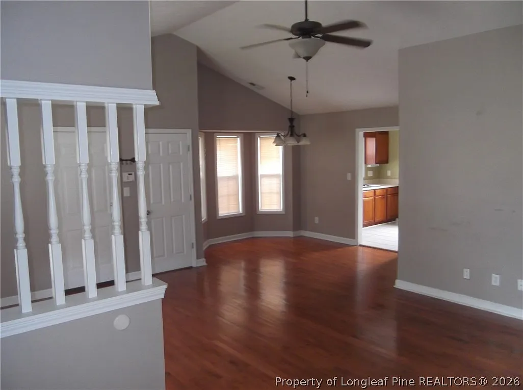 4 bed, 2.0 bath, 1600 sqft, $1,600 — Photo 2