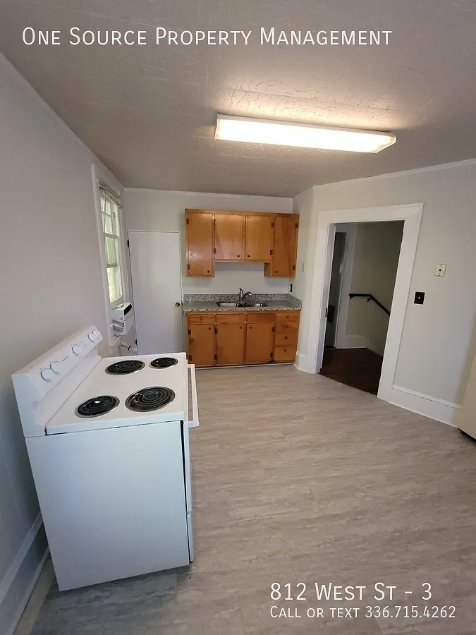 Building Photo - 812 West St #3