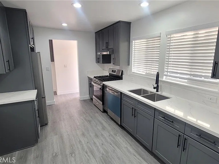 1605 E Santa Ana St — Photo 10