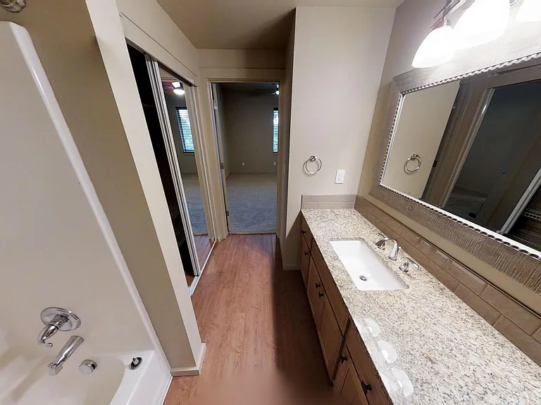 One Lake Place — Photo 18