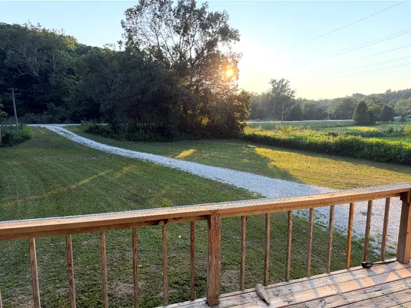 7902 S Cameron Ln, Mapleton, IL 61547