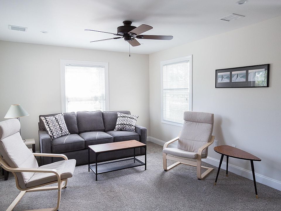 1st image of 401 Wiggins St #2