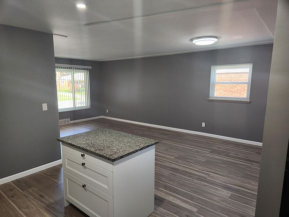3rd image of 29622 Sherry Ave