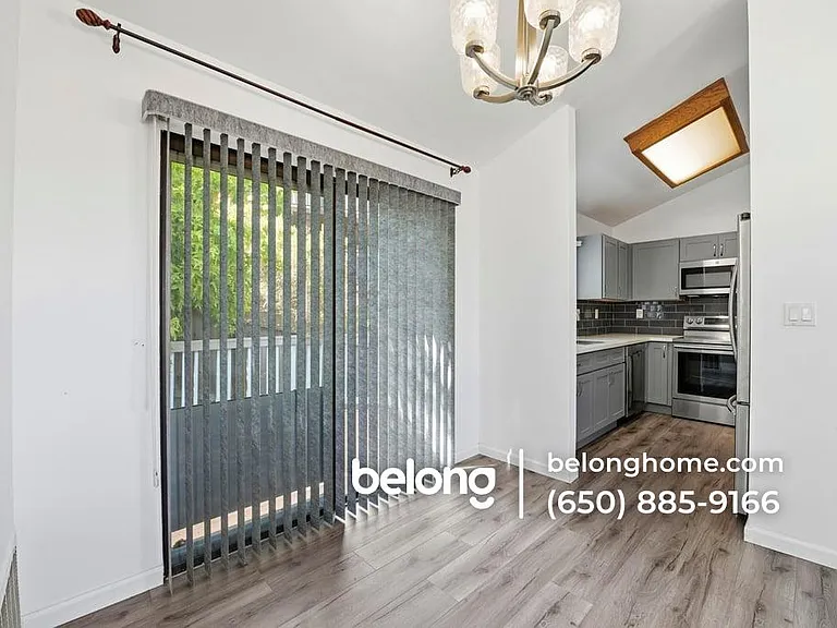 23460 Lakeridge Ave — Photo 12