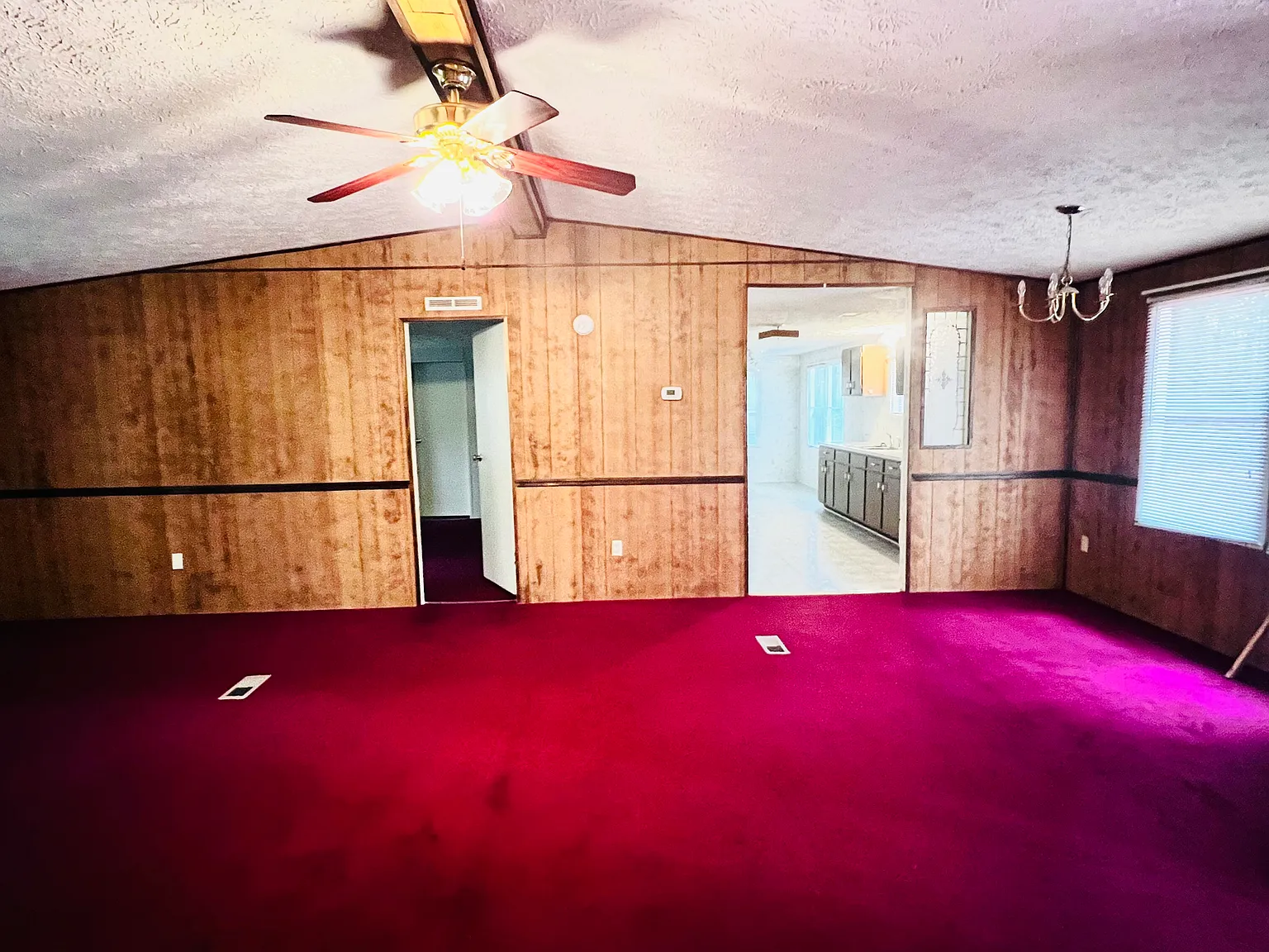3 bed, 1500 sqft, $1,500 — Photo 2