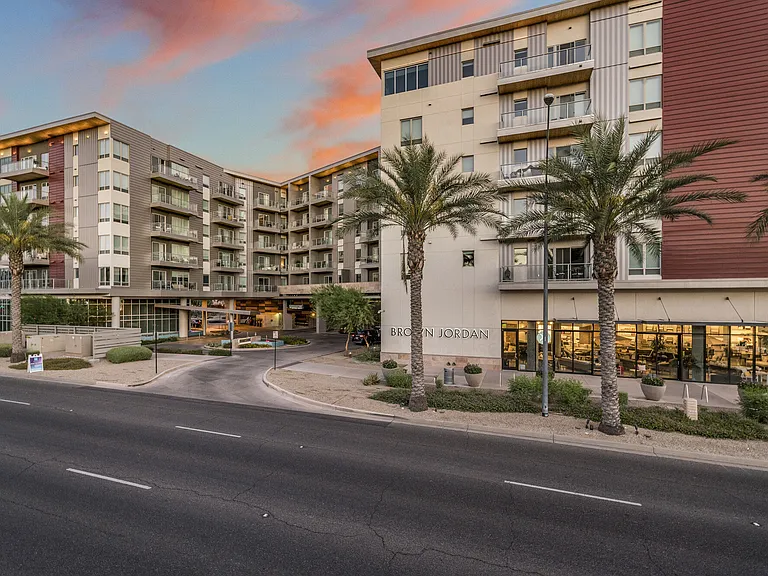 Broadstone Scottsdale Quarter — Photo 2