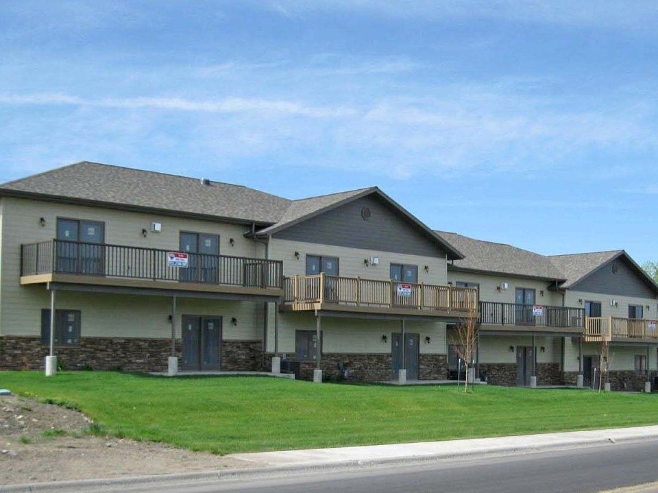 1st image of 404 17th Ave S