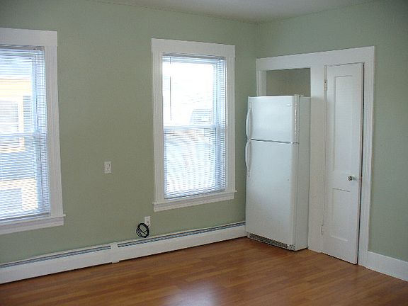 2nd image of 1016 Mineral Spring Ave APT 1R