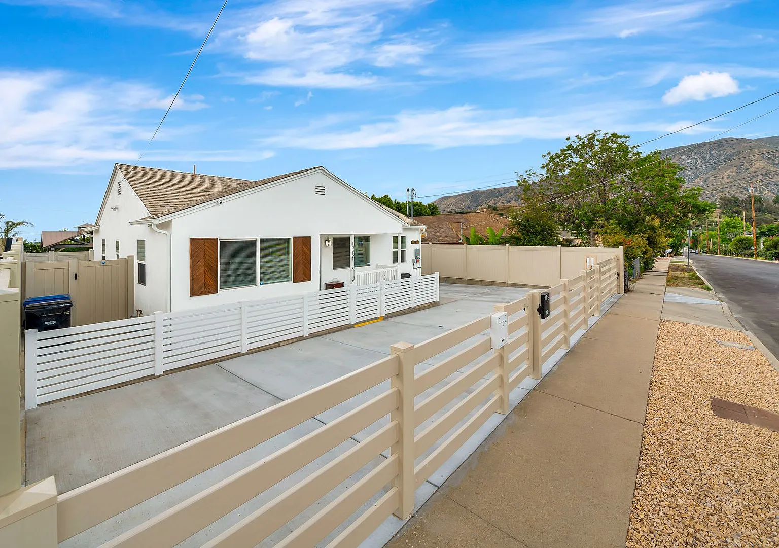Stunning Updated 3 Bed | 2 Bath Home in Sundland — Photo 4