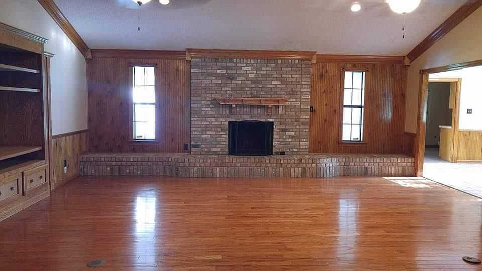2nd image of 14141 Lockhart Ln