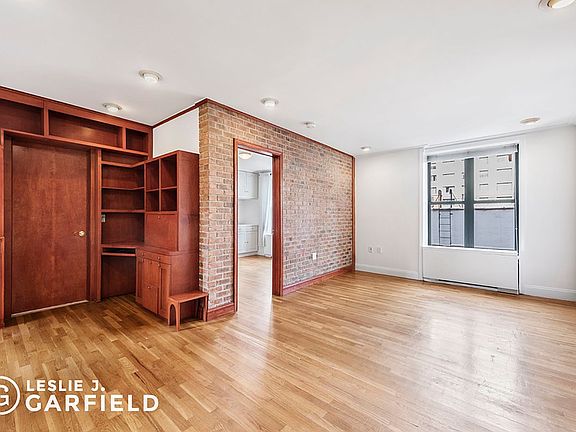 5th image of 317 W 95th St APT 5C