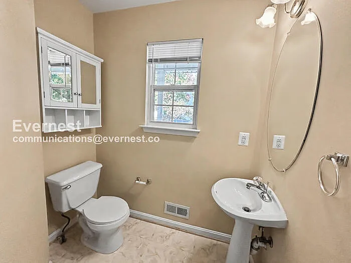 8 Sarrington Ct — Photo 11