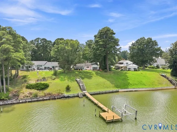 1700 Locust Grove Rd, Topping, VA 23169