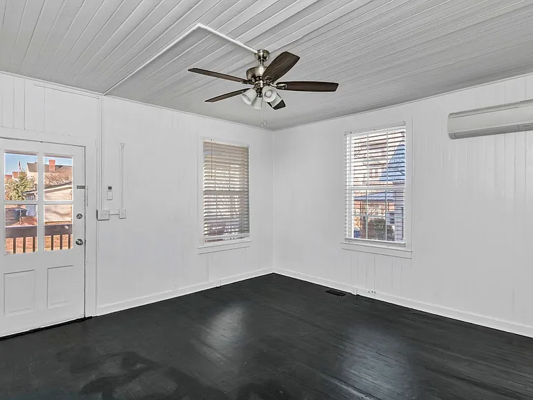 203 Oliver St — Photo 8