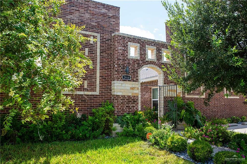 1 bed, 1.0 bath, 1104 sqft, $850 — Photo 3
