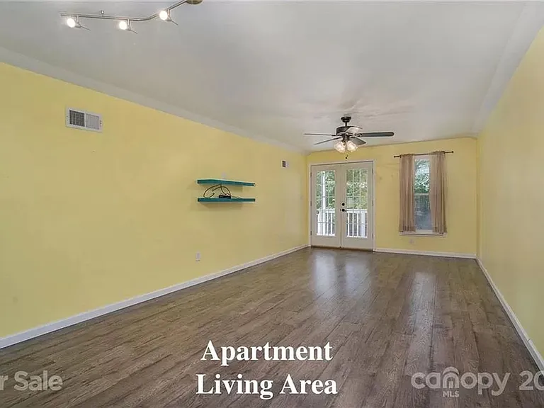 3121 Mocking Bird Ln — Photo 3