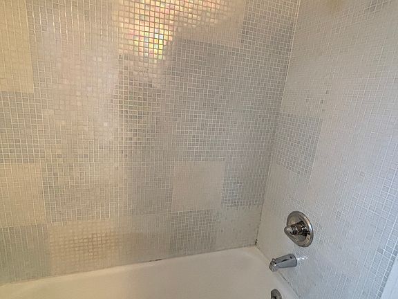 4th image of 872 West Ave APT 1