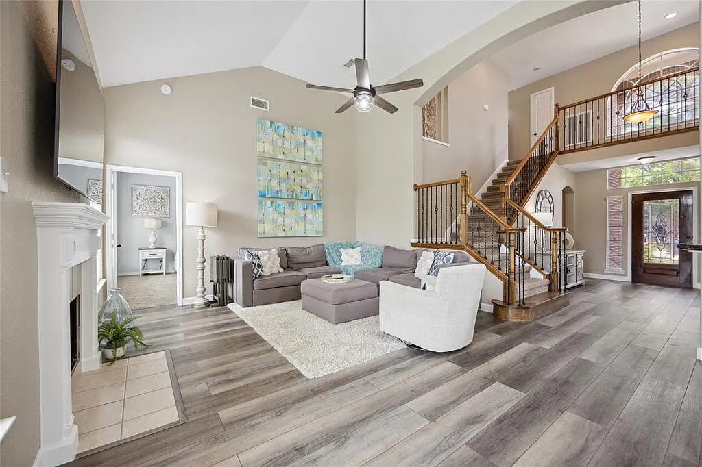 3 bed, 2.5 bath, 2277 sqft, $2,500 — Photo 2