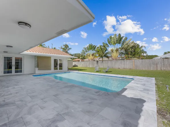 1051 NW 9th St, Boca Raton, FL 33486
